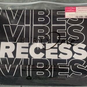 NWT - Thirty-One Black and White Medium Zipper Pouch